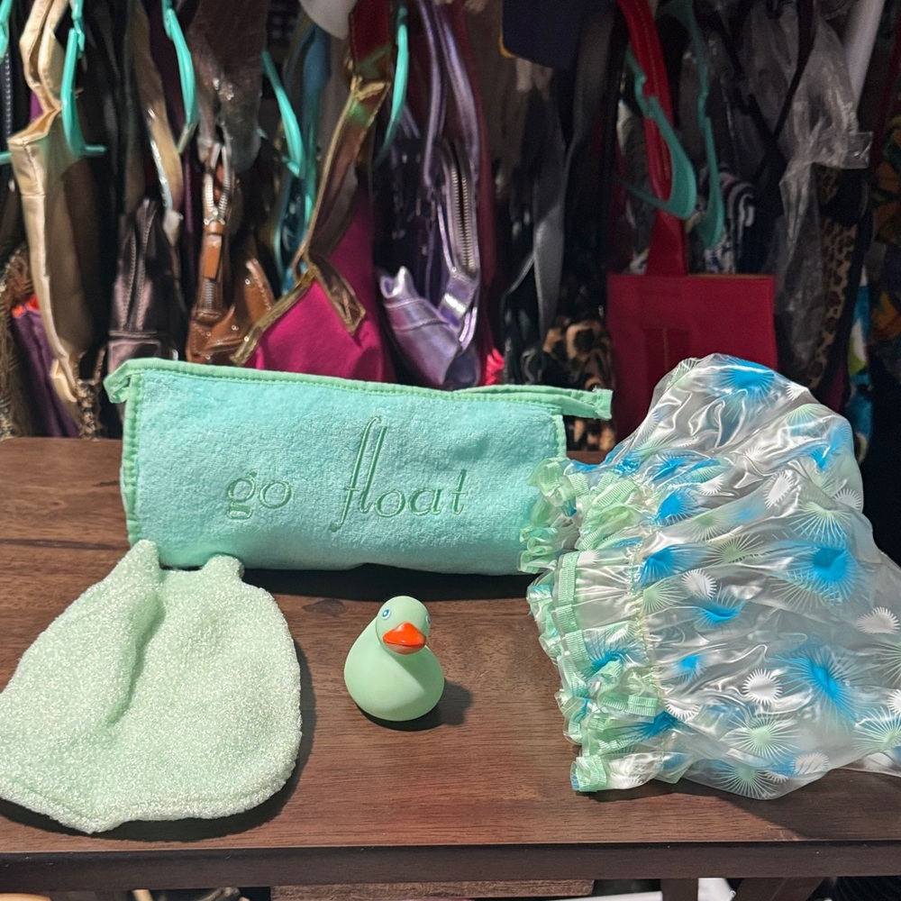 Avon Bath Set - Mint Green